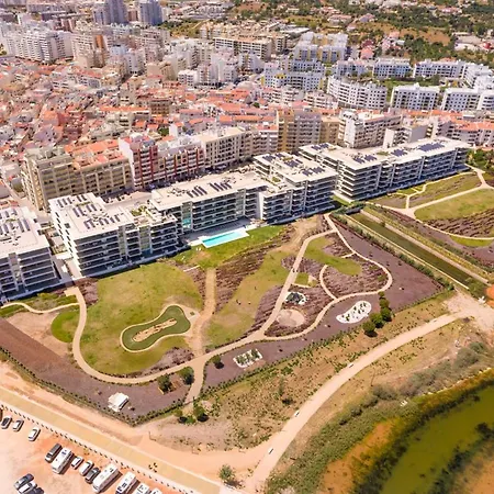 Apartment Bayline - Bezugo By Bedzy *